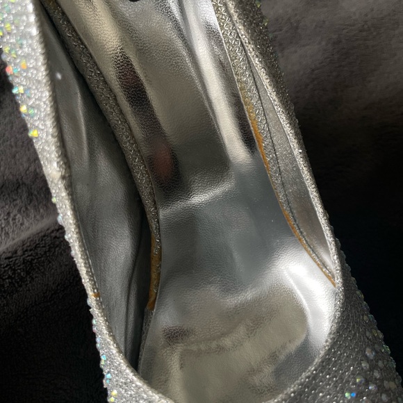 DG Del Garda By MNK - Blinged out heels - Picture 7 of 10